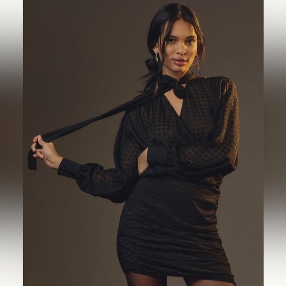 Anthropologie NWT Le Superbe automatic wrap mini dress, originally $615
- size 8 - Picture 2 of 4